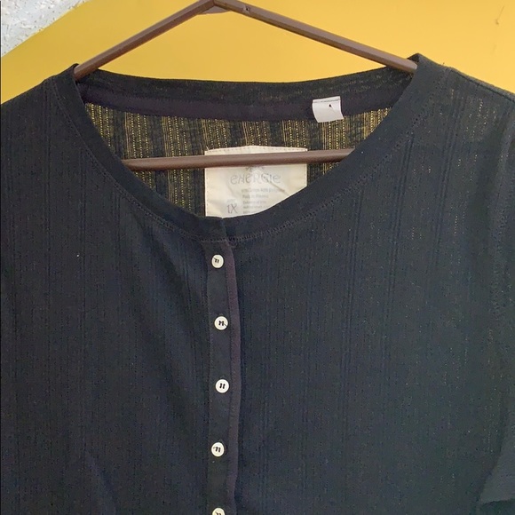 3/4 sleeve little black top - Picture 7 of 7